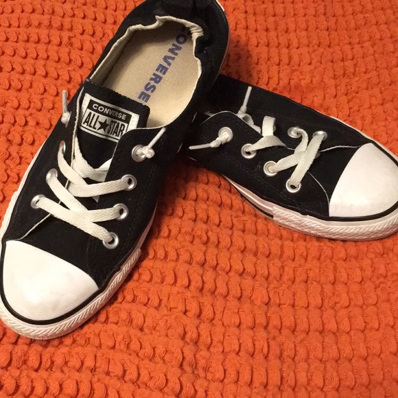 converse low top tennis shoes